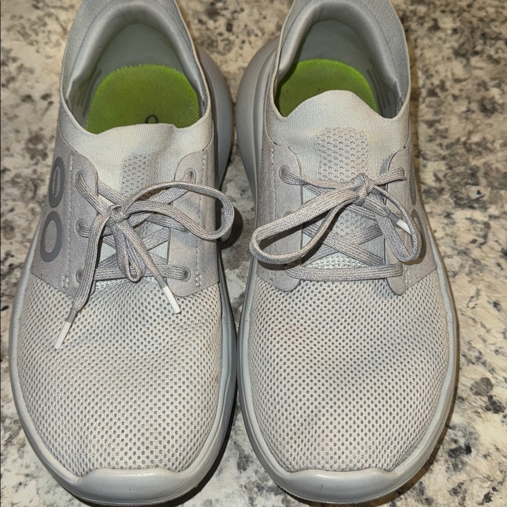 OOFOS Light Gray Men's Sneakers - Picture 3 of 6